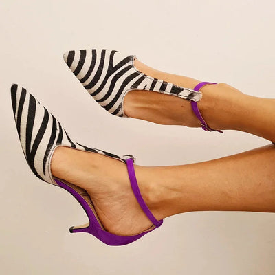Aurore | Élégants escarpins à motif zèbre avec talon violet et bride arrière pour un look sophistiqué