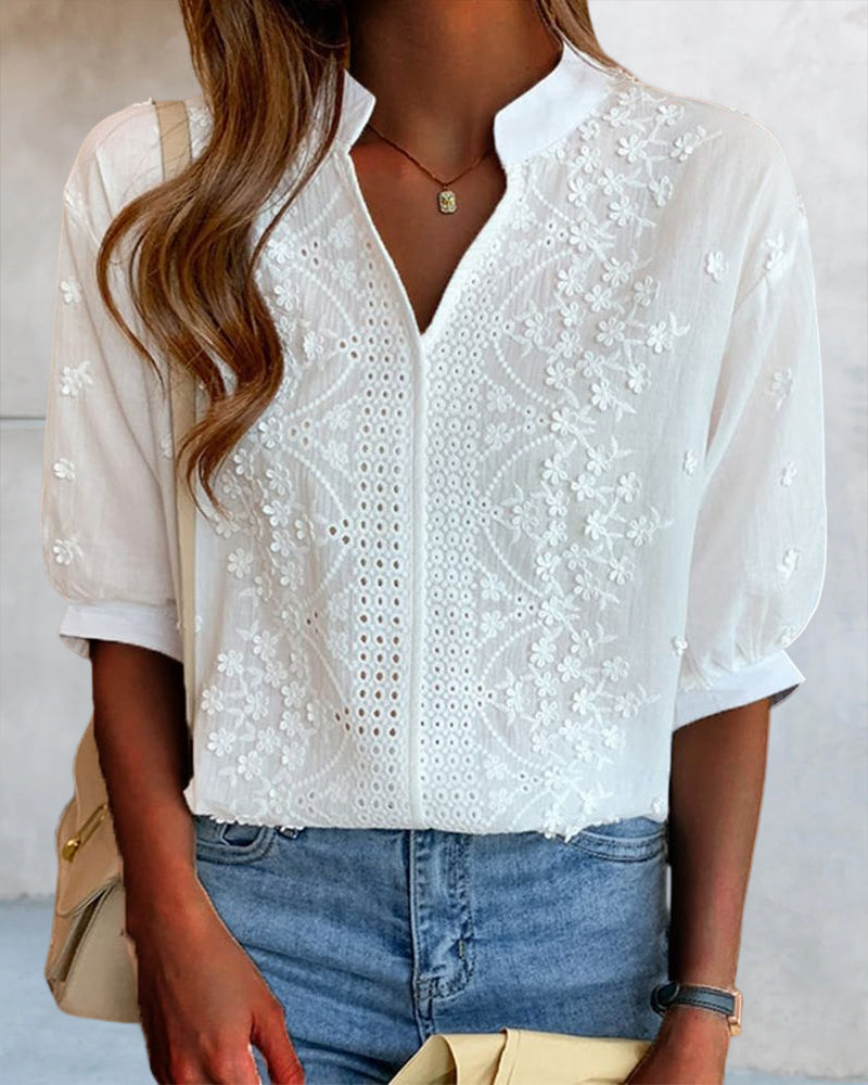 Élora | Blouse à Col V et Manches Bouffantes en Dentelle