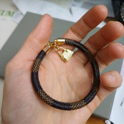 Clorinde | Bracelet Cuir et Charm Or