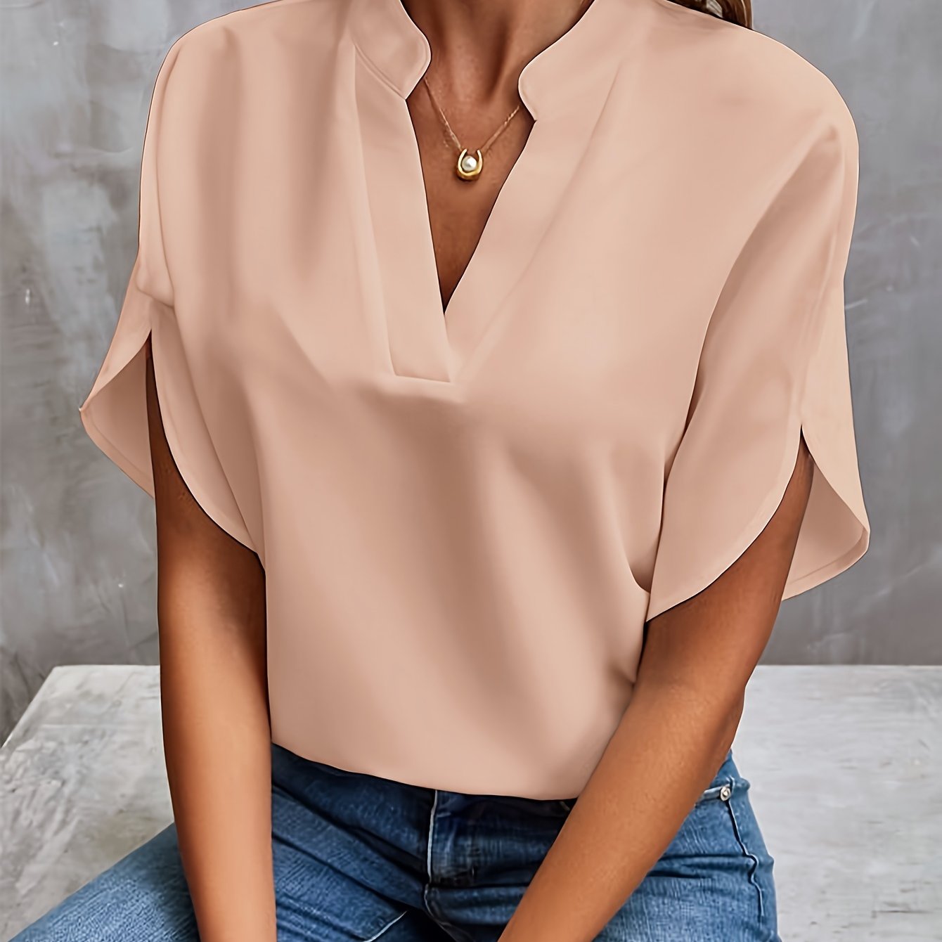 Sylviane | Blouse Unie à Col V Élégante et Confortable