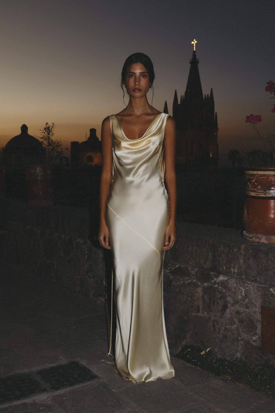 Florette | Élégante Robe Maxi en Soie avec Dos Nu