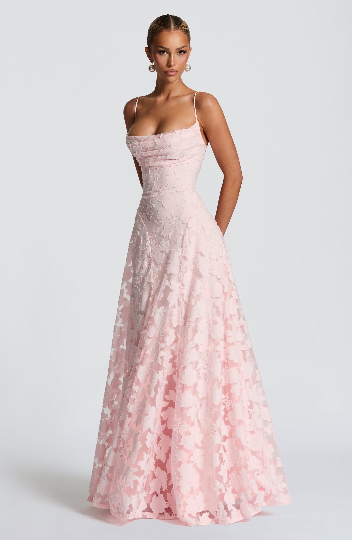 Céphise | Robe longue en dentelle délicate