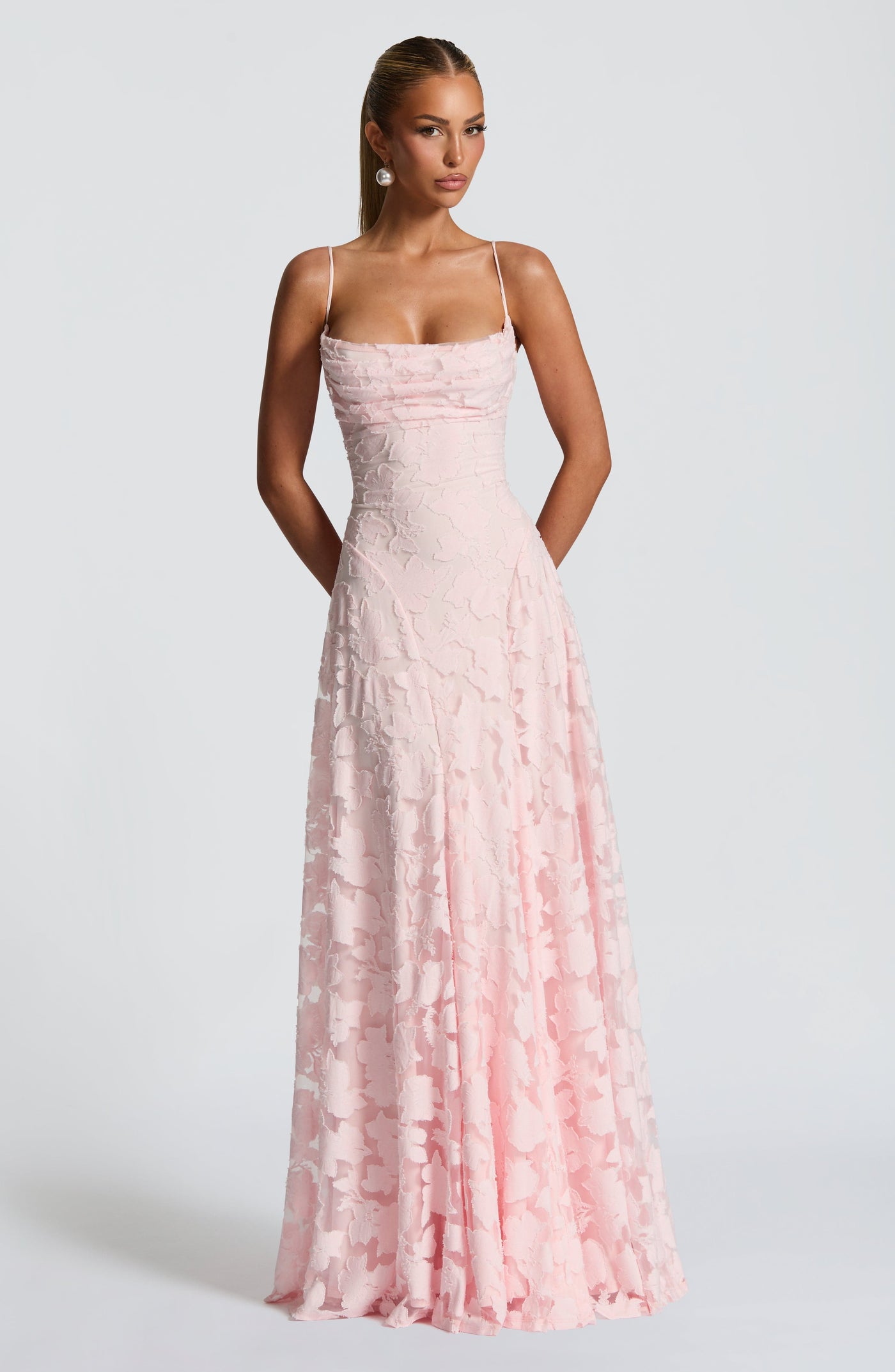 Céphise | Robe longue en dentelle délicate