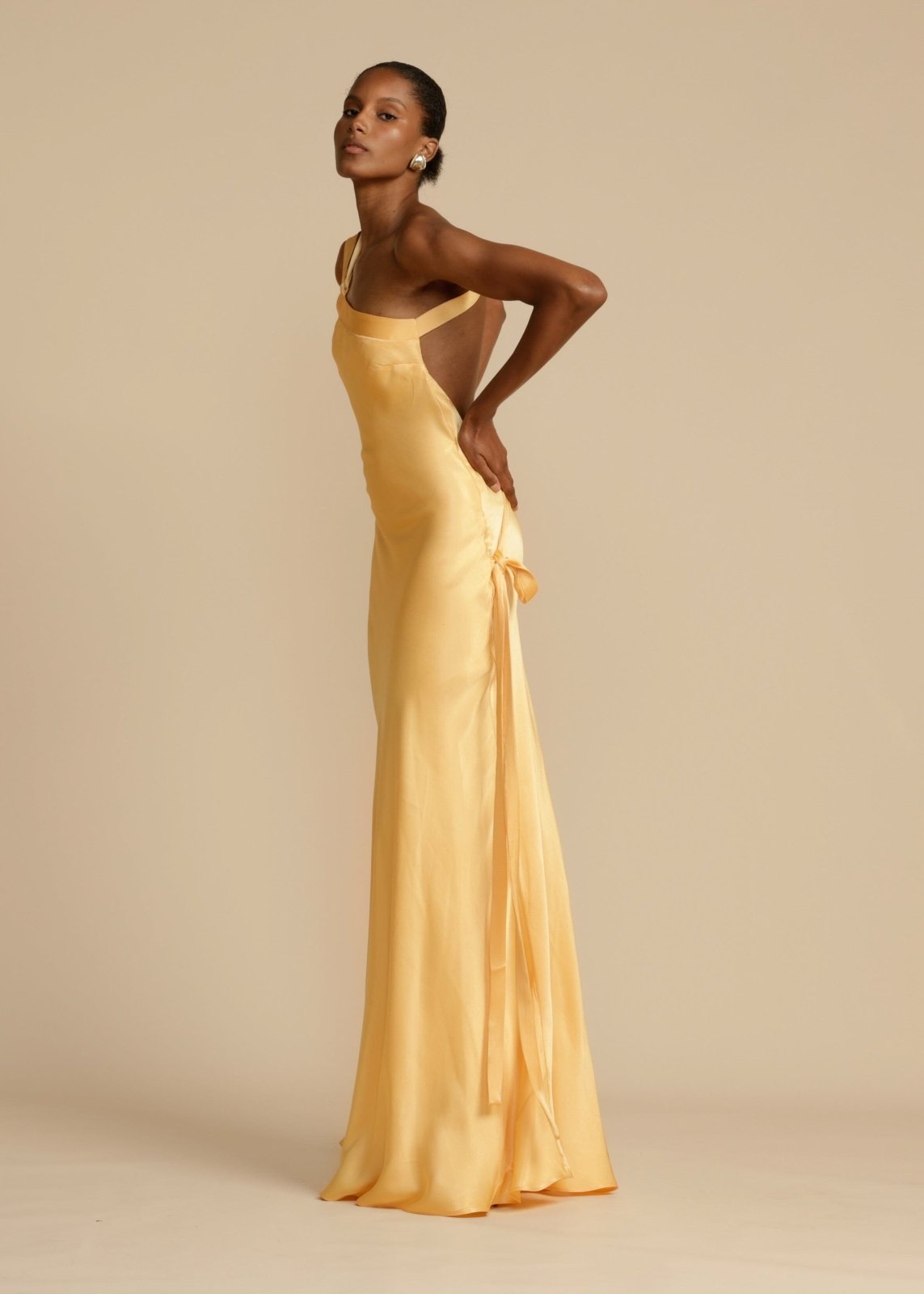Amarante | Robe Maxi en Soie avec Élégantes Bretelles