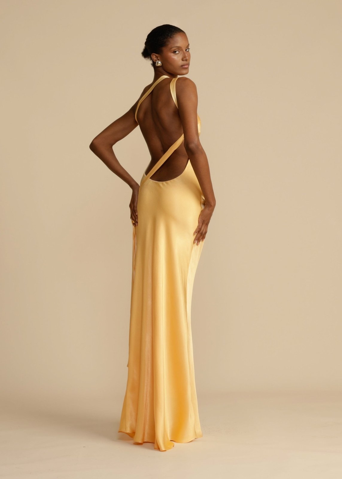 Amarante | Robe Maxi en Soie avec Élégantes Bretelles