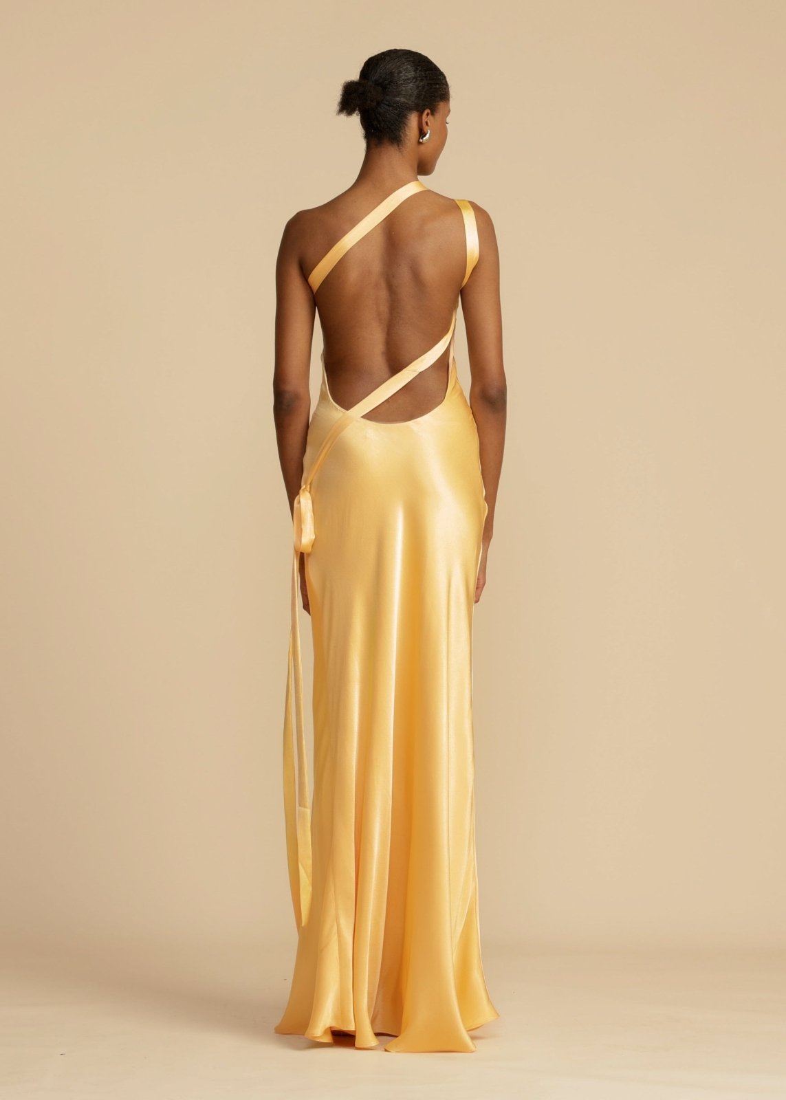 Amarante | Robe Maxi en Soie avec Élégantes Bretelles